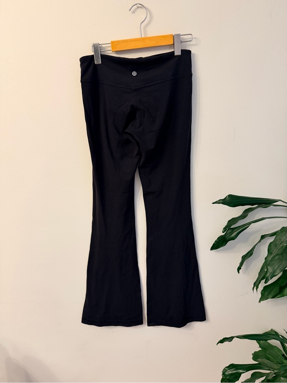 Lululemon Groove high rise flare - Picture 2 of 3